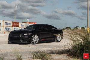 Ford Mustang GT on Vossen Wheels (VFS4) 2017 года